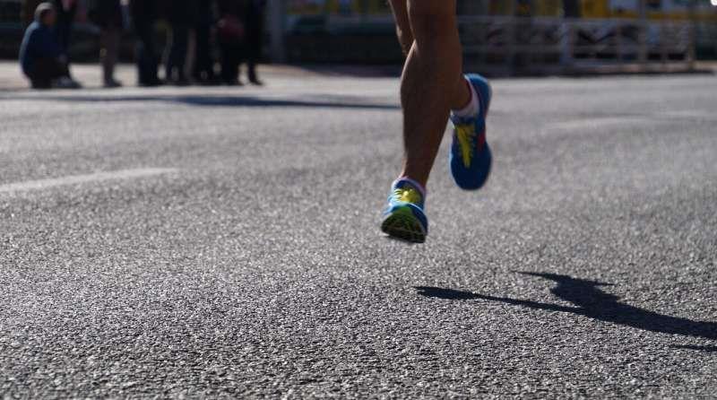 久坐不利于健康？躺着是不是不就没事了？辟谣