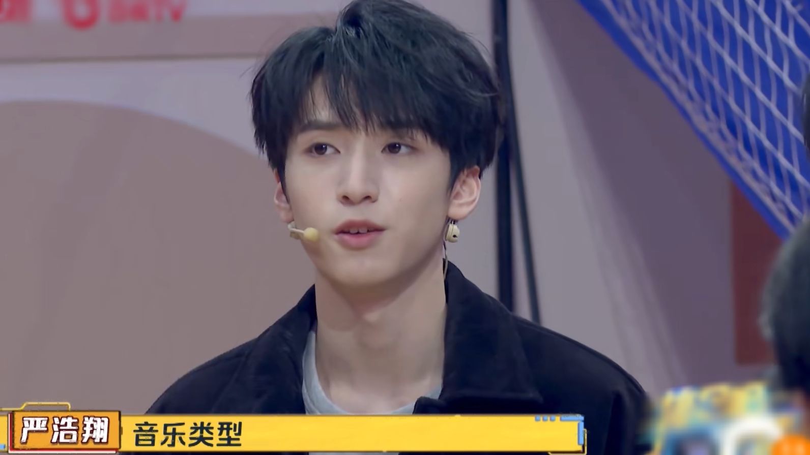 贺峻霖是“在逃”相声演员吧！回答与众不同，德云社快来收了他