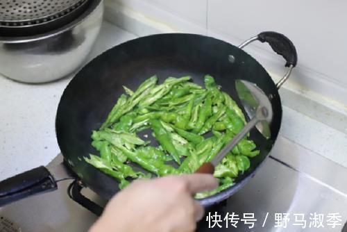 湖南人|辣椒炒肉，先别急着把肉下锅，掌握这3点，就连辣椒都超级香！