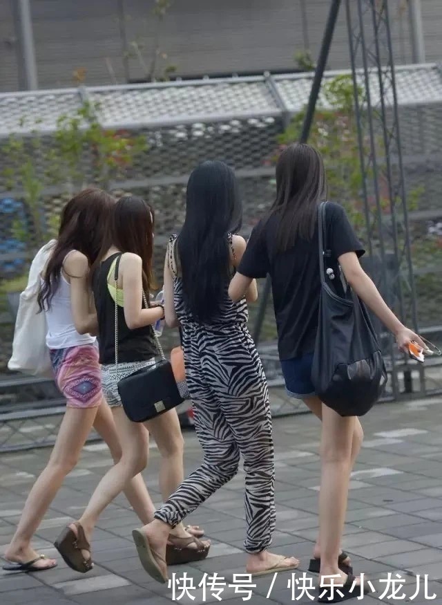 修长|一个长发及腰,一个修长美腿,还有一个笑颜如花