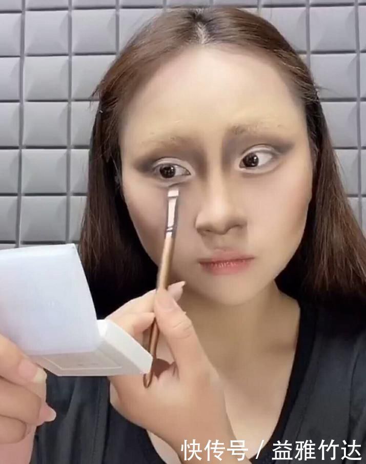 长发|长发女生仿妆蒙娜丽莎,开始别太想当然,看到最后真像是幅画