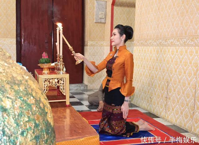 诗妮娜太好面子了!没有奢华项链不服输,自己用珍珠DTY也耀眼