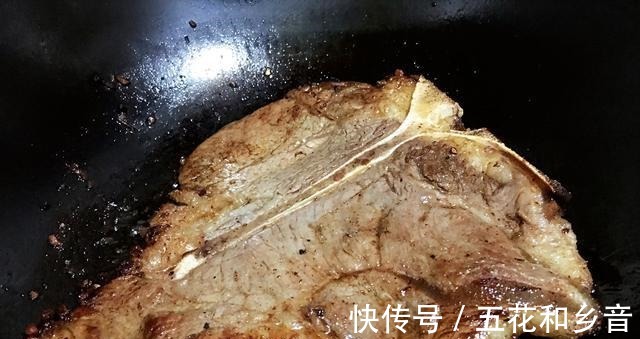 塞牙|做牛排时直接下锅煎就废了,多加这1步,牛肉又鲜又嫩还不塞牙!