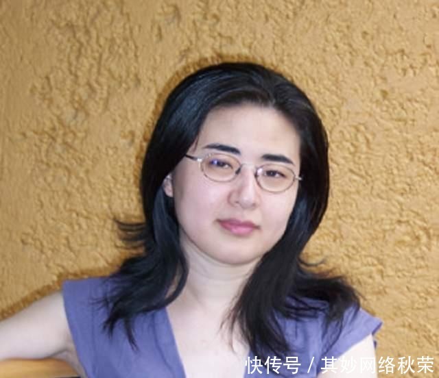 天才田晓菲,她是海子的知音,13岁进北大,35岁成为哈佛教授