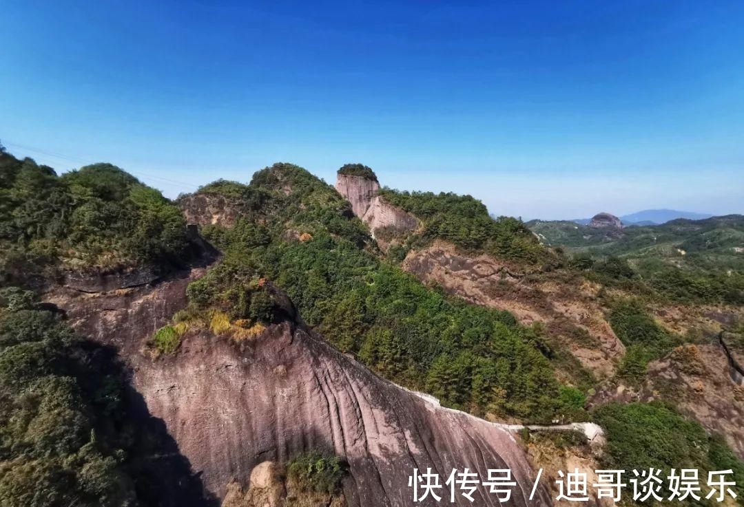 水波粼粼|福建一“低调”景区走红，被誉为“客家神山”，距龙岩市110公里