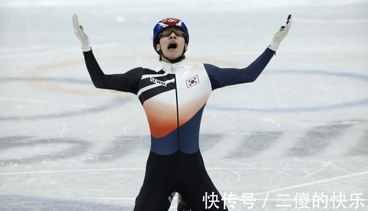 短道速滑|韩国冬奥首金!黄大宪振臂怒吼,跪地飙泪庆祝,华裔兄弟难掩失落