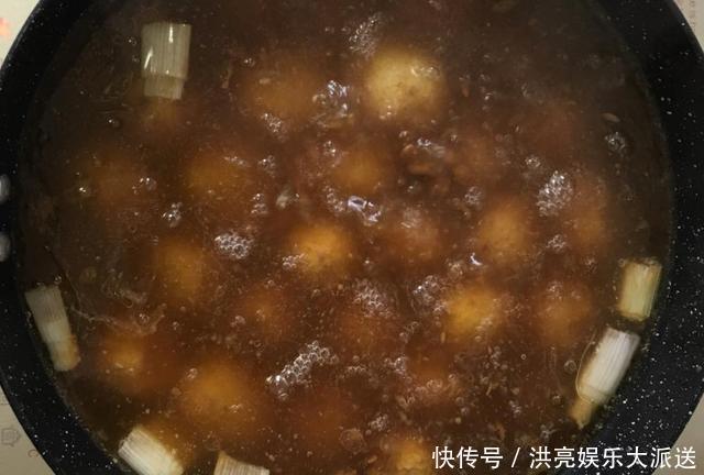  浓郁|一种土豆新做法，连皮都不用削，酱香浓郁，简单又美味