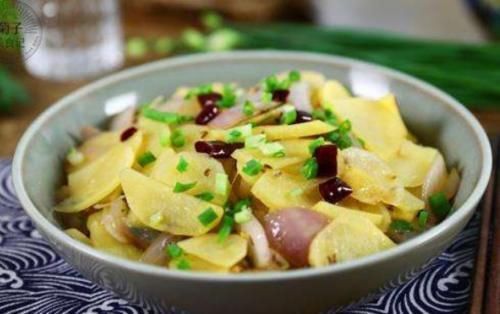 洋葱和它是天生一对,每天炒一盘,营养美味,软化血管,肠道通畅了