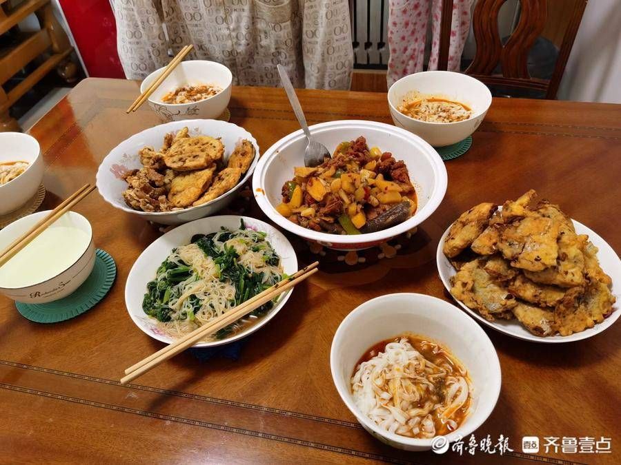 情报站|壹粉过大年｜真丰盛！迎新年美味年夜饭晒起来，你家备好了吗？