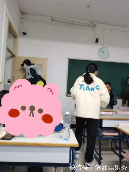 北京师范|2米袁心玥北师大上课!老师不认识差点撵她,同学课间狂发朋友圈