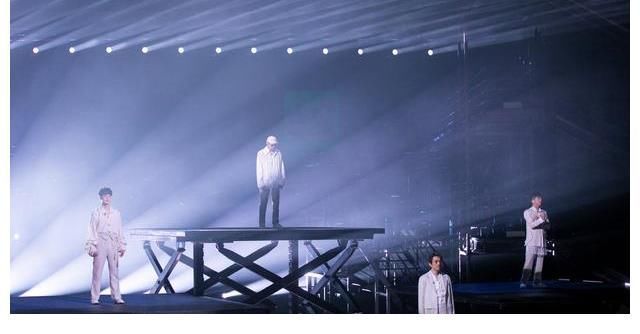 “倚老卖老”欺负人?林志炫摔一跤哭一场,成功“洗白”了?