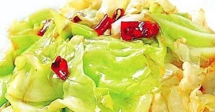 脆嫩|炒包菜时,这“两样料”不能少,否则包菜不脆嫩也不香!