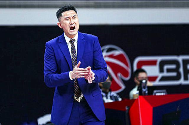 三后卫|广东宏远全面降速,易建联回归是主因,杜锋无奈中也有未雨绸缪
