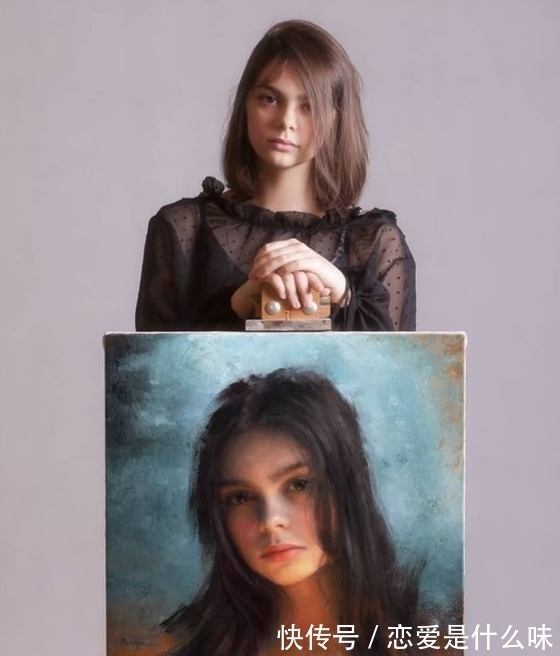 超写实&超写实可以画到多逼真?当模特站在画作旁边,你就知道了