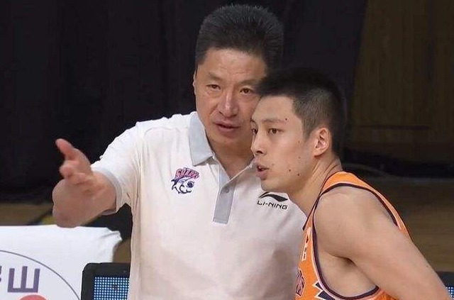 青岛男篮|CBA重要转会正式完成!明星后卫加盟上海男篮,李春江没看错