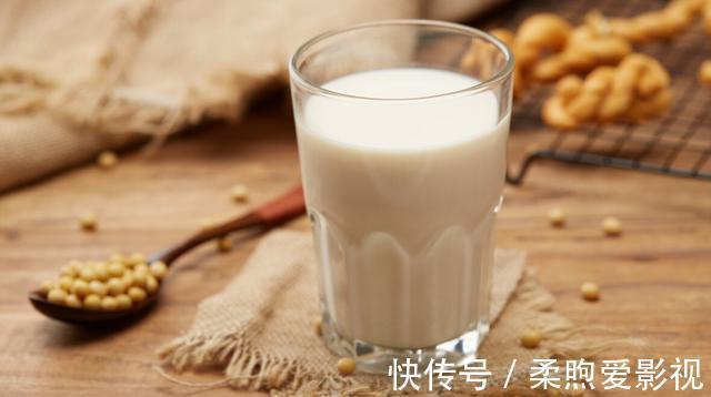 豆类食物|豆浆是肝病的“发物”？医生提醒：若想肝好，3种早餐尽量少碰