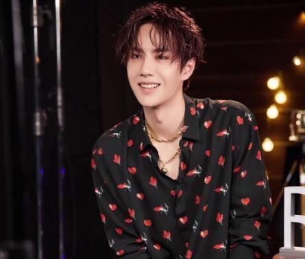 “最火”藝人排名大換血:楊紫僅第6,王炸姐弟齊進前三,榜首不可撼動!