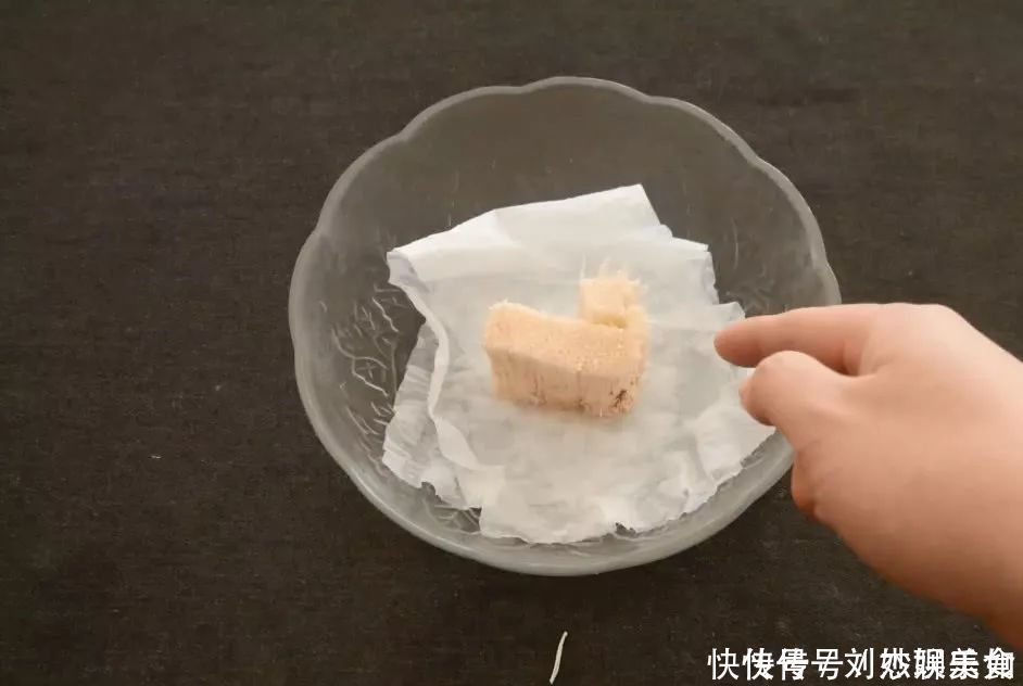 诀窍|金针菇的根部不要扔了,学会这诀窍,不用花钱买金针菇!