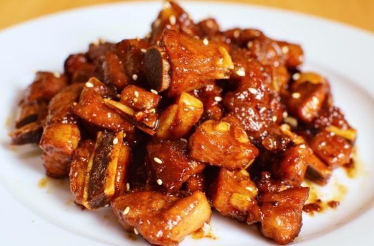 做糖醋排骨，掌握好三个步骤，排骨又好看又好吃，颜色红亮味道香