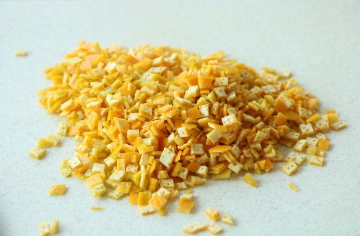 橙皮养花不能直接用，制成水肥使，1月1次，植物有精神