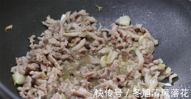 面条这吃法,比卤面香,比汤面省事,饭菜一锅出,冷热都好吃!