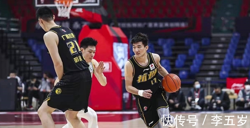排名|CBA最新排名!辽宁坐稳第1,广东难保第5,5队掀起抢12狙击战