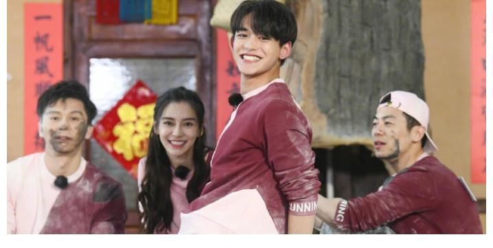 《奔跑吧9》全员海报来了，蔡徐坤站后排baby站旁边，C位是谁呢？