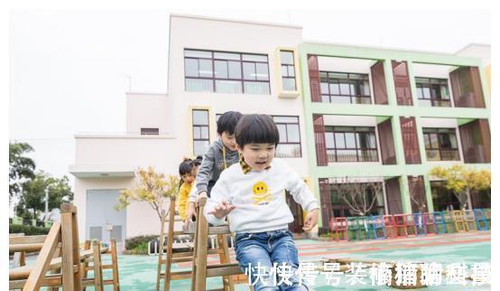 写作业|孩子若有这“4个特征”,将来有可能成学霸,就算贪玩也没关系