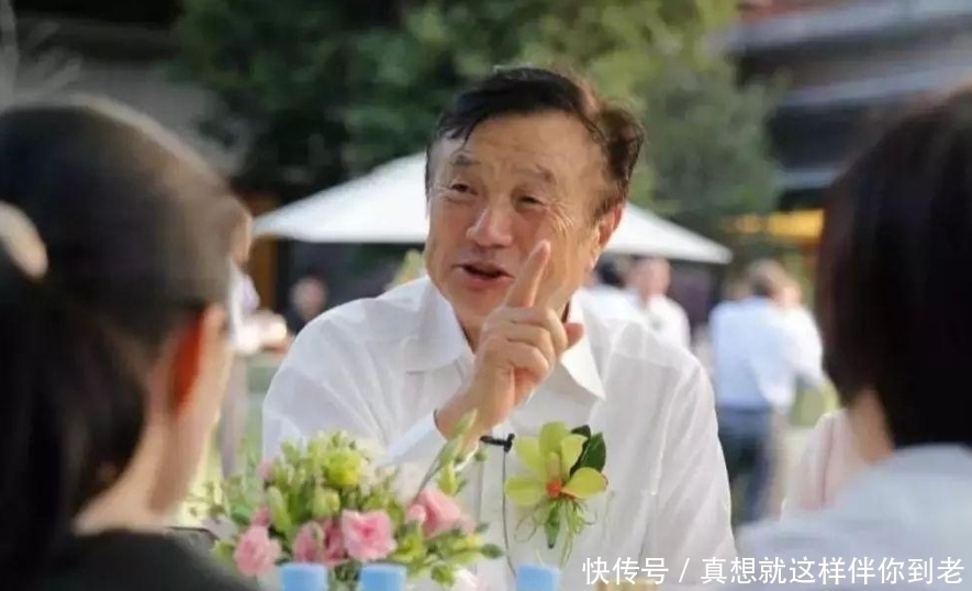 公司|脱掉袜子,率先跳进泥坑里推车!任正非以身示范:老板就该打头阵
