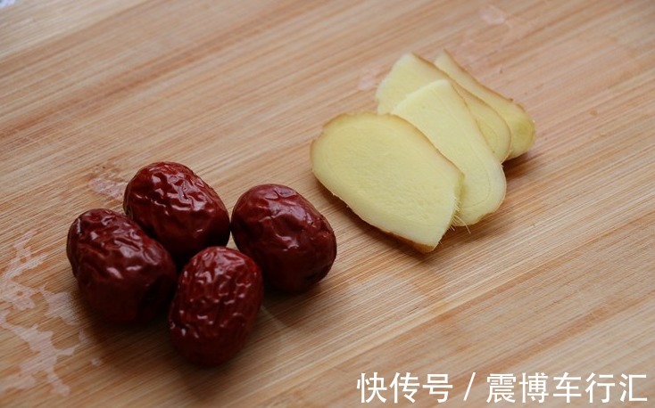 艾叶煮鸡蛋|春天,女性朋友要多吃艾叶煮鸡蛋,教你正确做法,汤都不浪费