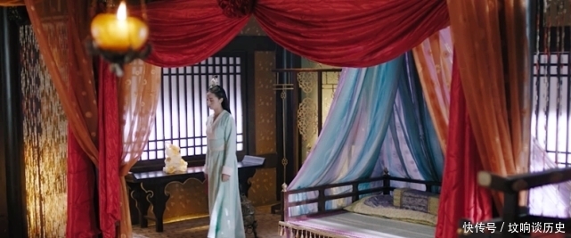 妇人出上联:人欢马叫高歌猛进,农夫对出下联后,她笑而不语!