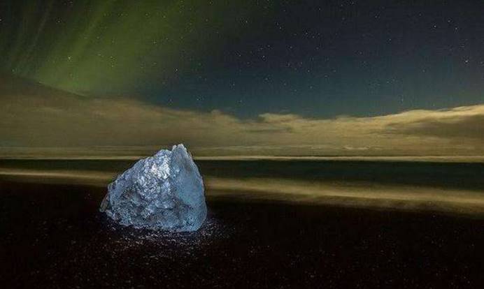 太阳系最富有的星球，地表流淌着钻石海洋，连雨水都是钻石！