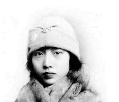 孟小冬@杜月笙的妻子孟小冬,穿旗装不好看,换民国装就是天仙!