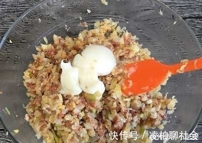 卖饺子50年的师傅说：饺子馅放它，味道好上千倍，很多人不了解