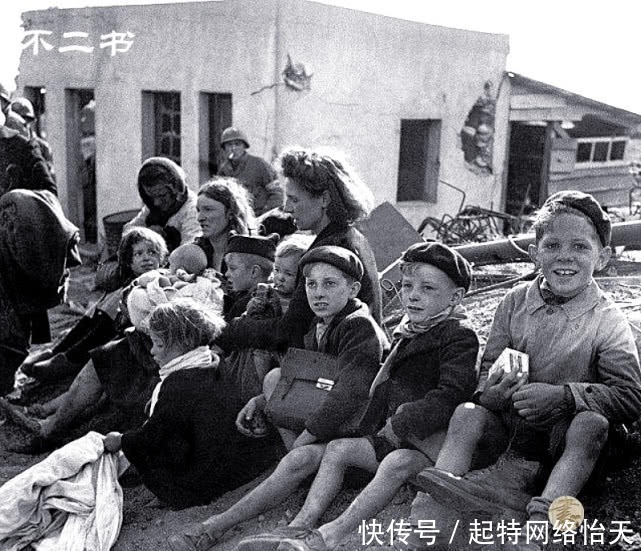 士兵|诺曼底被解放后的老照片:欢呼的法国人、被俘的德军士兵一脸悲伤