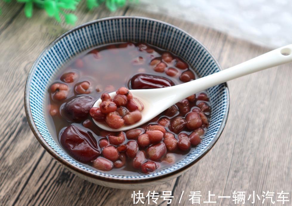 小肚腩|入伏后,常给家人喝这汤,祛湿消暑,脾胃好了一身轻松