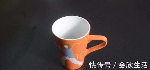 梳子脏了难清洗 只需用它泡一泡, 梳子立马洁净如新, 赶紧去试试