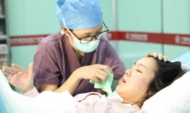 产妇|分娩时,为什么会突然有“生理需求”医生顺其自然就好