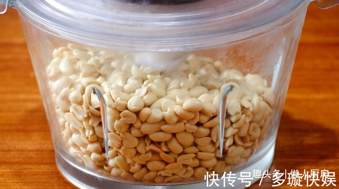 懒哥|花生米不加一滴水,撒点白糖熬一下,比油炸得更好吃,香甜酥脆