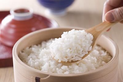 隔夜米饭，到底能不能吃？营养师：很多人不知道，看完转发家里人