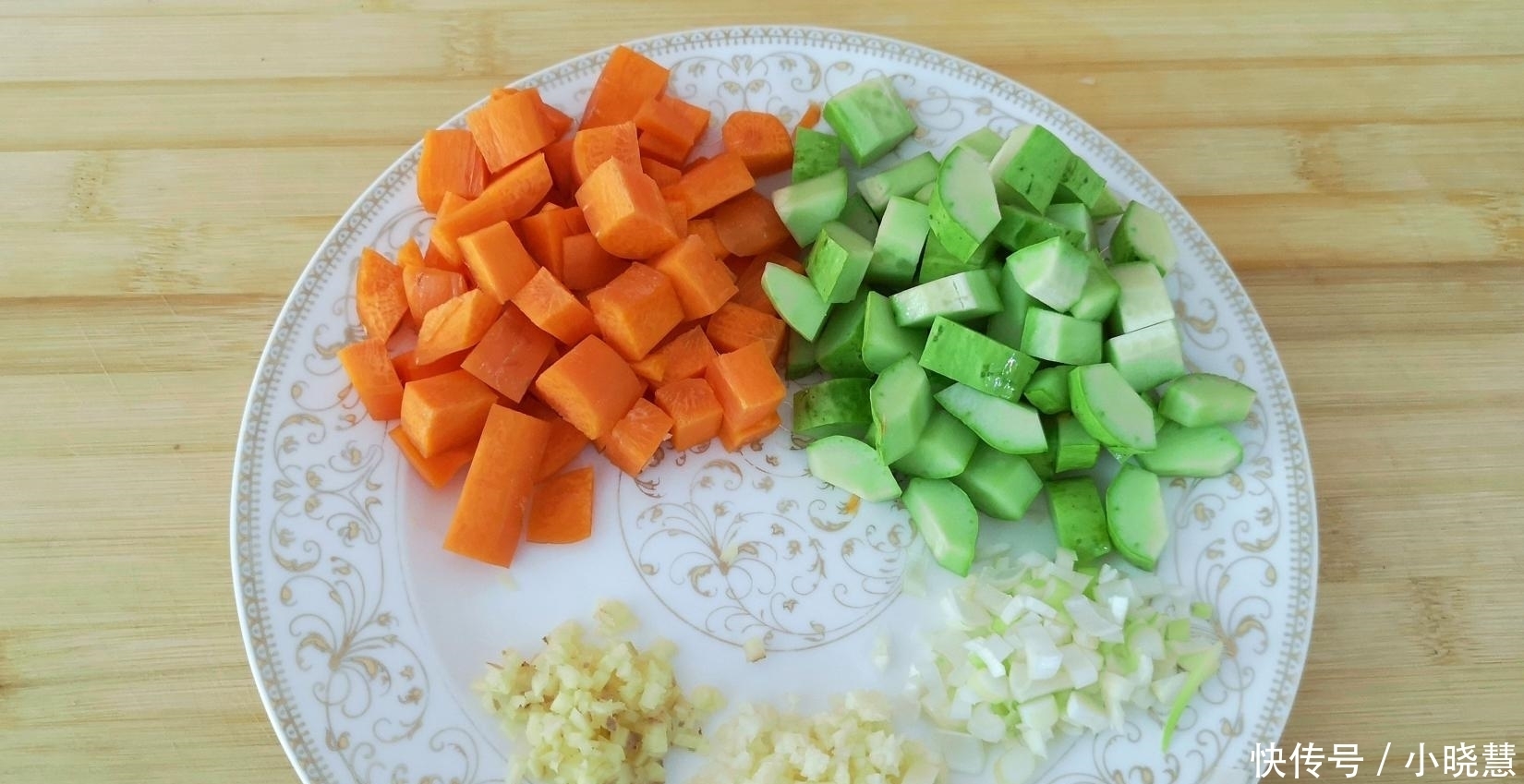 花生米|1块鸡胸肉, 1把花生米, 小媳妇往锅里一丢, 下酒又下饭, 一大盘不够吃