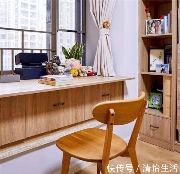 喝茶|卧室阳台装飘窗这是最没用的设计，现在流行设计成实用的组合桌