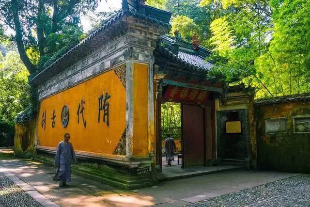 少林寺|中国以旅游景点著称的10大“千年古寺”，你都去过了吗？