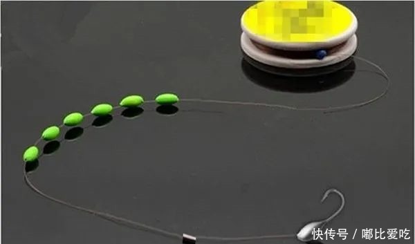 冬季钓鲫鱼,枯草之中有“大货”,用这种钓法,大鲫鱼连竿上!