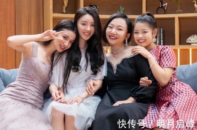 10月播放量“嚇人”的綜藝,《女兒們的戀愛》墊底,榜首太強了!