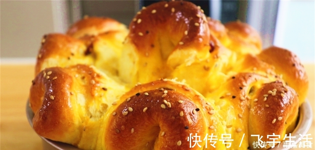 懒人面包做法,掌握3个技巧,个个松软又拉丝,比买的好吃多了