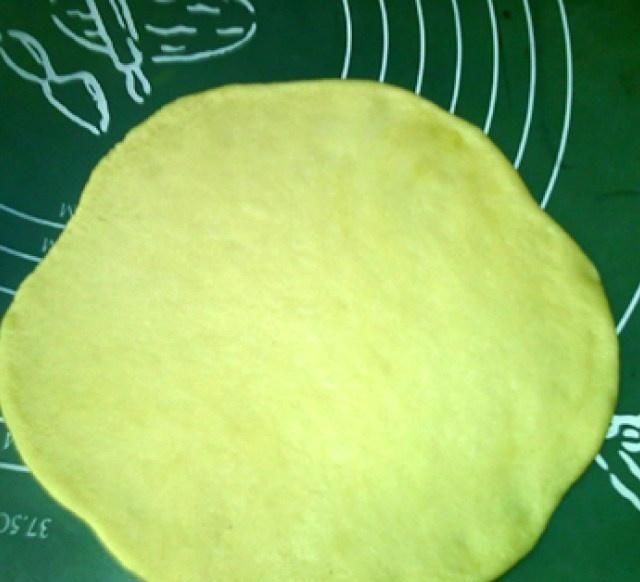 猕猴桃果酱面包,烘烤成金黄,看起来效果也还算不错