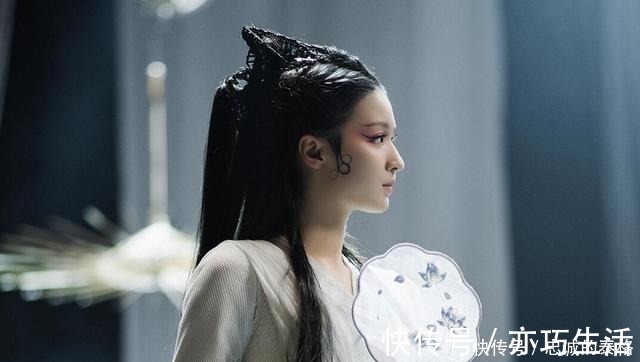 幸亏王楚然没晋级否则节目必翻车，黑马赛制扯了《演员》的遮羞布