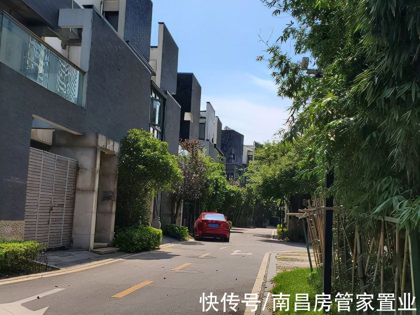 小区|青山湖区一处房产即将拍卖，一线湖景带学区，起拍价直降160万