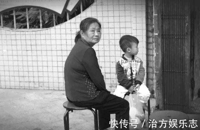 老人|为什么孩子3岁之后,最好不要让姥姥带奶奶的截胡不无道理